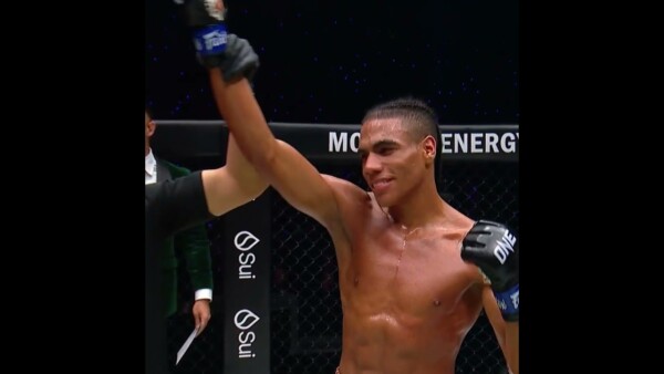 Panda PERFECT  Johan Estupinan moves to 5 0 in ONE with a statement win over Johan Ghazali!