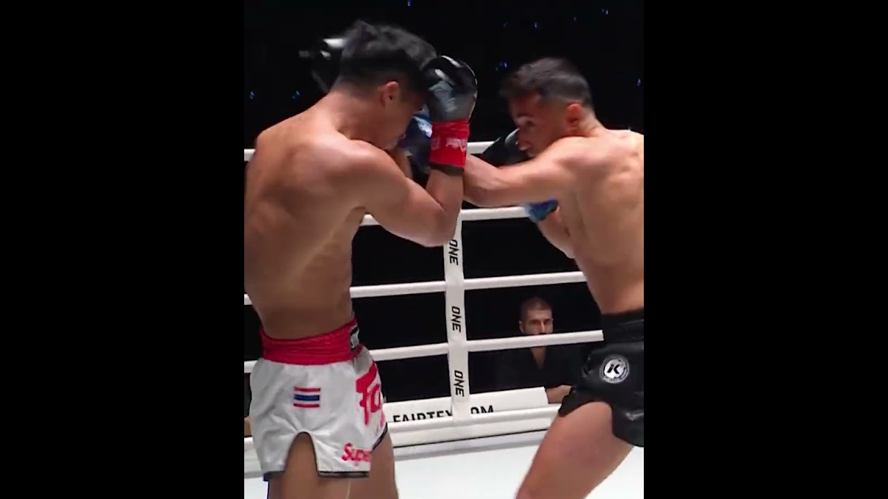 When Superbon unleashed a head kick knockout for the ages