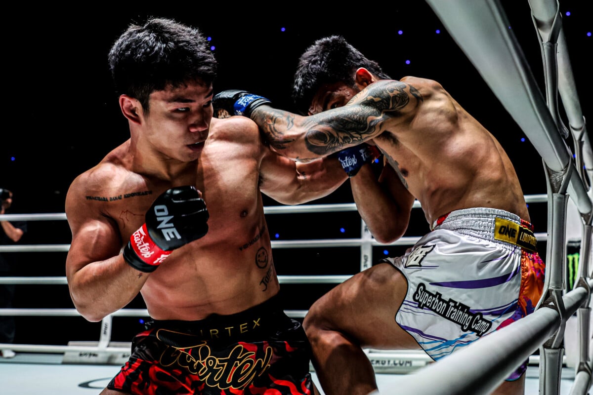 Komawut FA Group in action against Panrit Lukjaomaesaiwaree at ONE Friday Fights 96.
