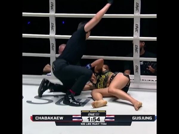 ALL HEART ❤️‍ Chabakaew comes from behind for a dramatic third round KO of Gusjung!