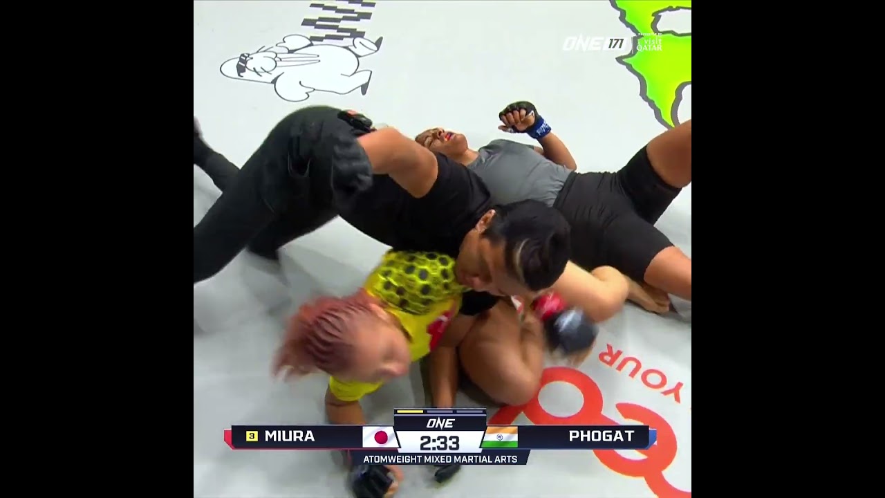 NASTY kneebar  Ayaka Miura submits Ritu Phogat in Round 1 for her fourth straight win!