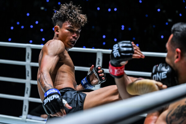 Arian Esparza Nontachai Jitmuangnon ONE Fight Night 29 21