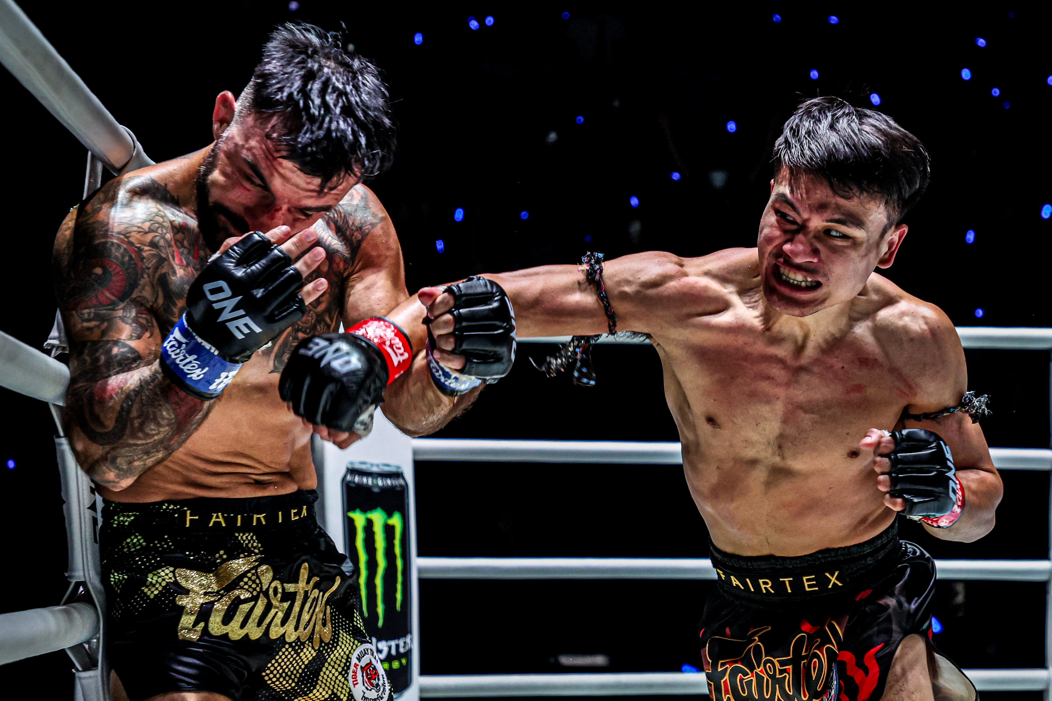Jaosuaiai Mor Krungthepthonburi Denis Puric ONE Friday Fights 100 38.jpg