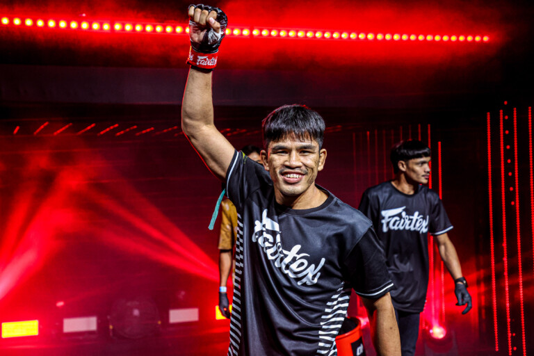 Nakrob Fairtex Puengluang Baanramba ONE Friday Fights 101 23
