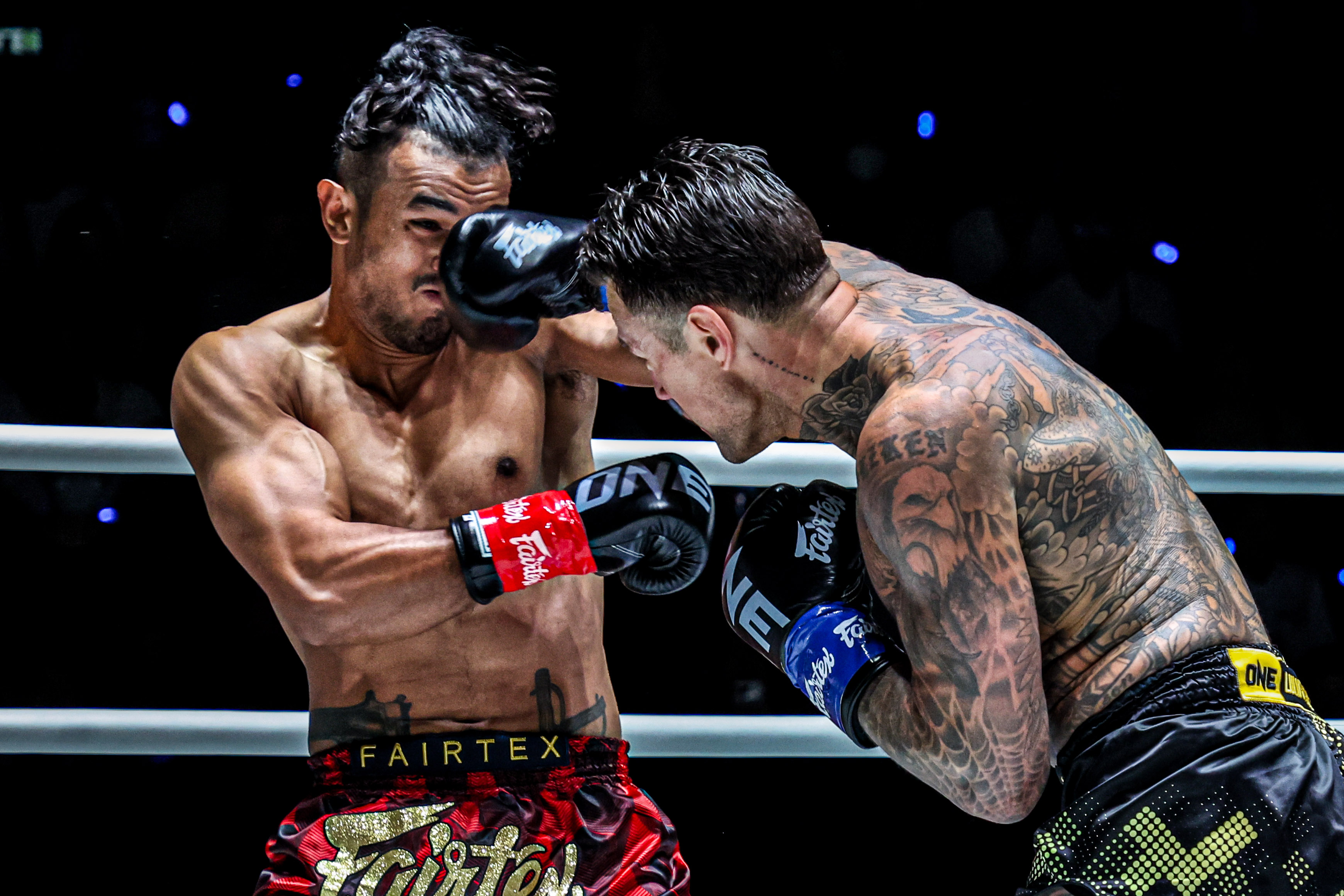 Sinsamut Klinmee Nieki Holzken ONE Friday Fights 100 23.jpg