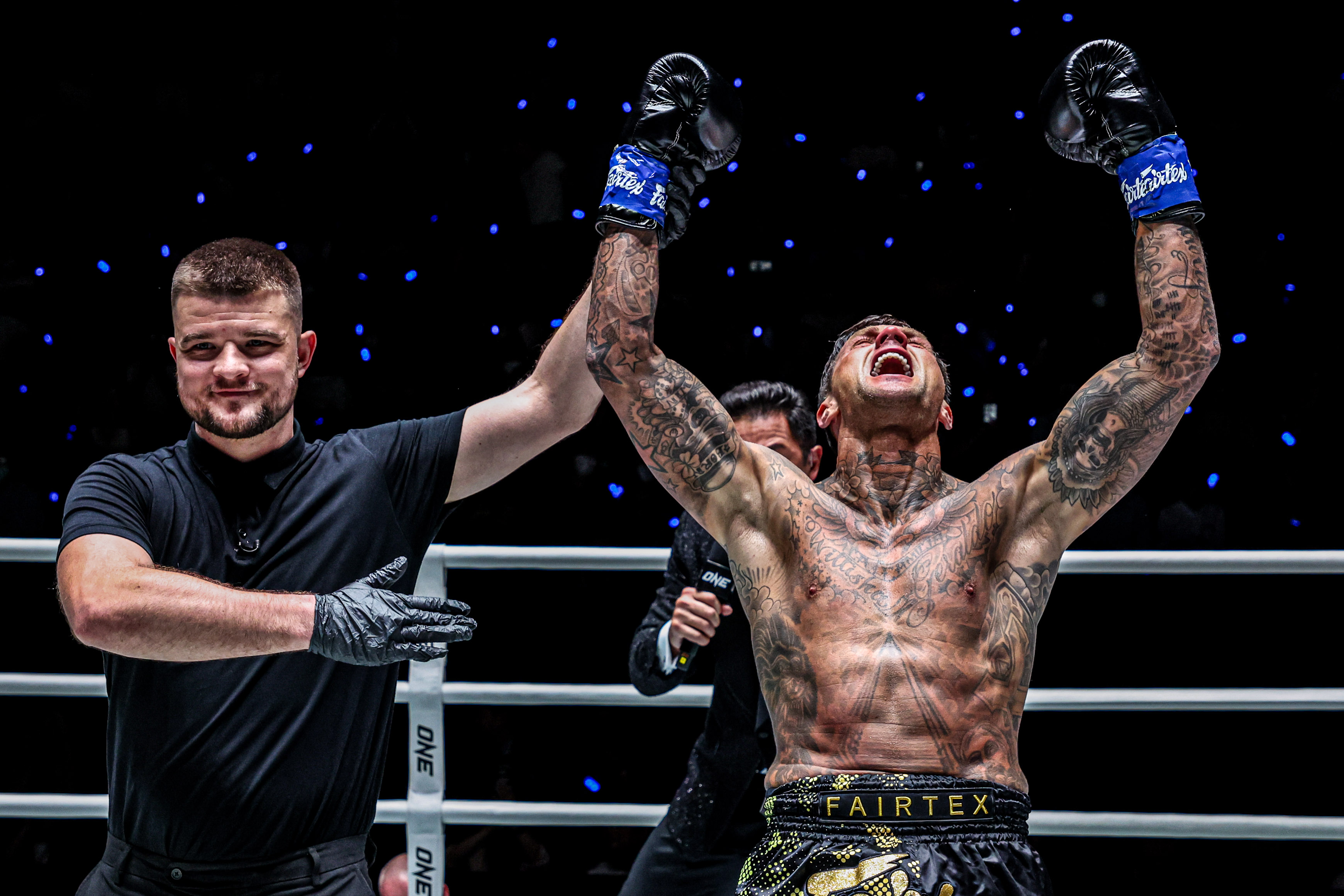 Sinsamut Klinmee Nieki Holzken ONE Friday Fights 100 27.jpg