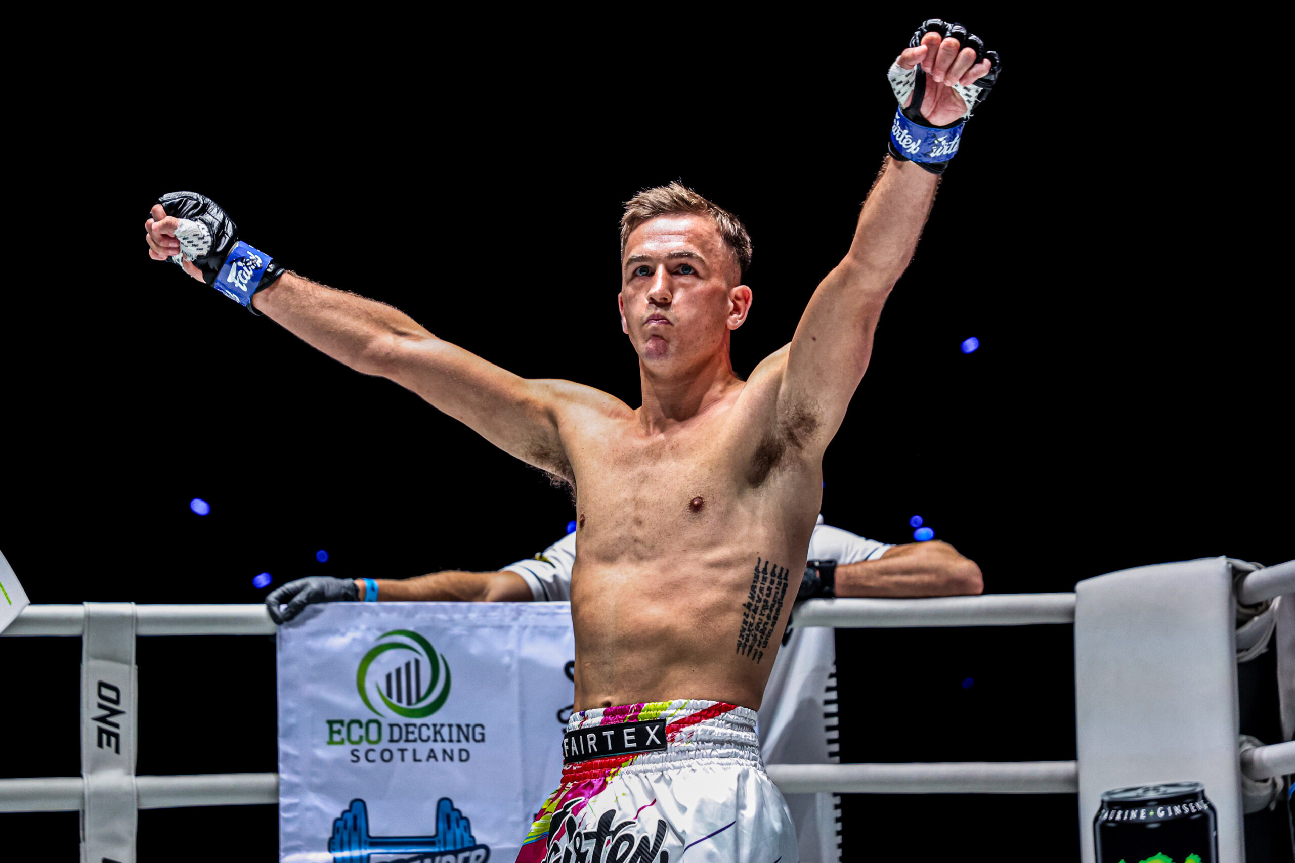 Sornsueknoi FA Group Stephen Irvine ONE Friday Fights 100 21