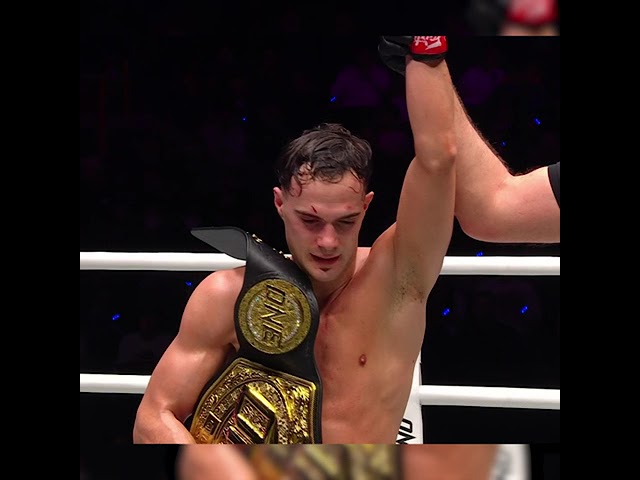 AND NEW  Jonathan Di Bella outduels living legend Sam A by unanimous decision at ONE 172!