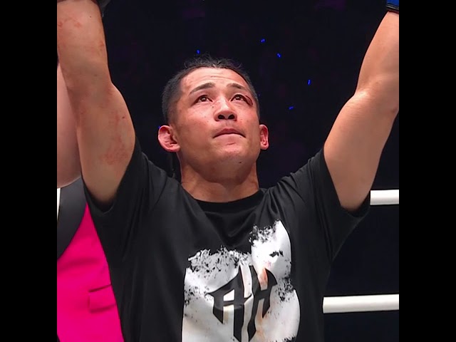 Back on track  Hiroki Akimoto defeats John Lineker by split decision!