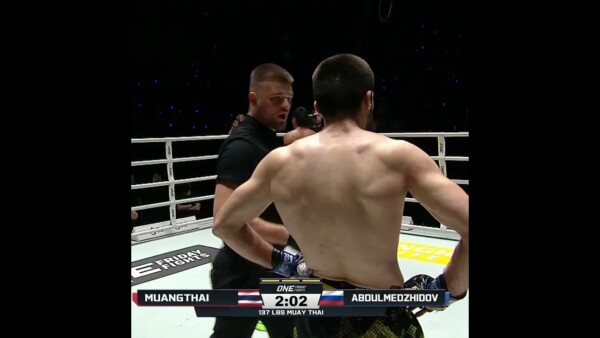 ELBOW ZOMBIE  The legendary Muangthai overwhelms Ibragim Abdulmedzhidov at ONE Friday Fights 100!
