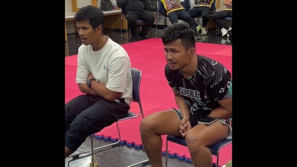 From fighter to fan  Superlek watching his fellow countryman Sam A in action!