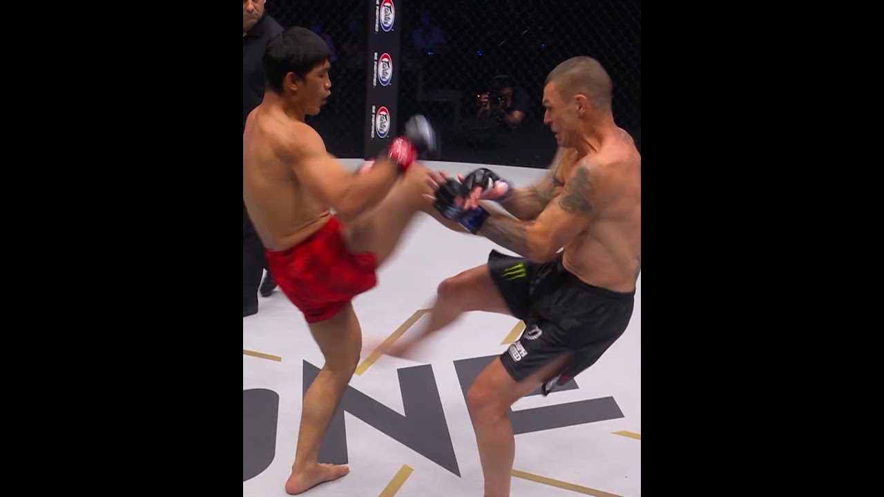 HISTORIC striking showdown  Relive Eduard Folayang's battle with Muay Thai icon John Wayne Parr!