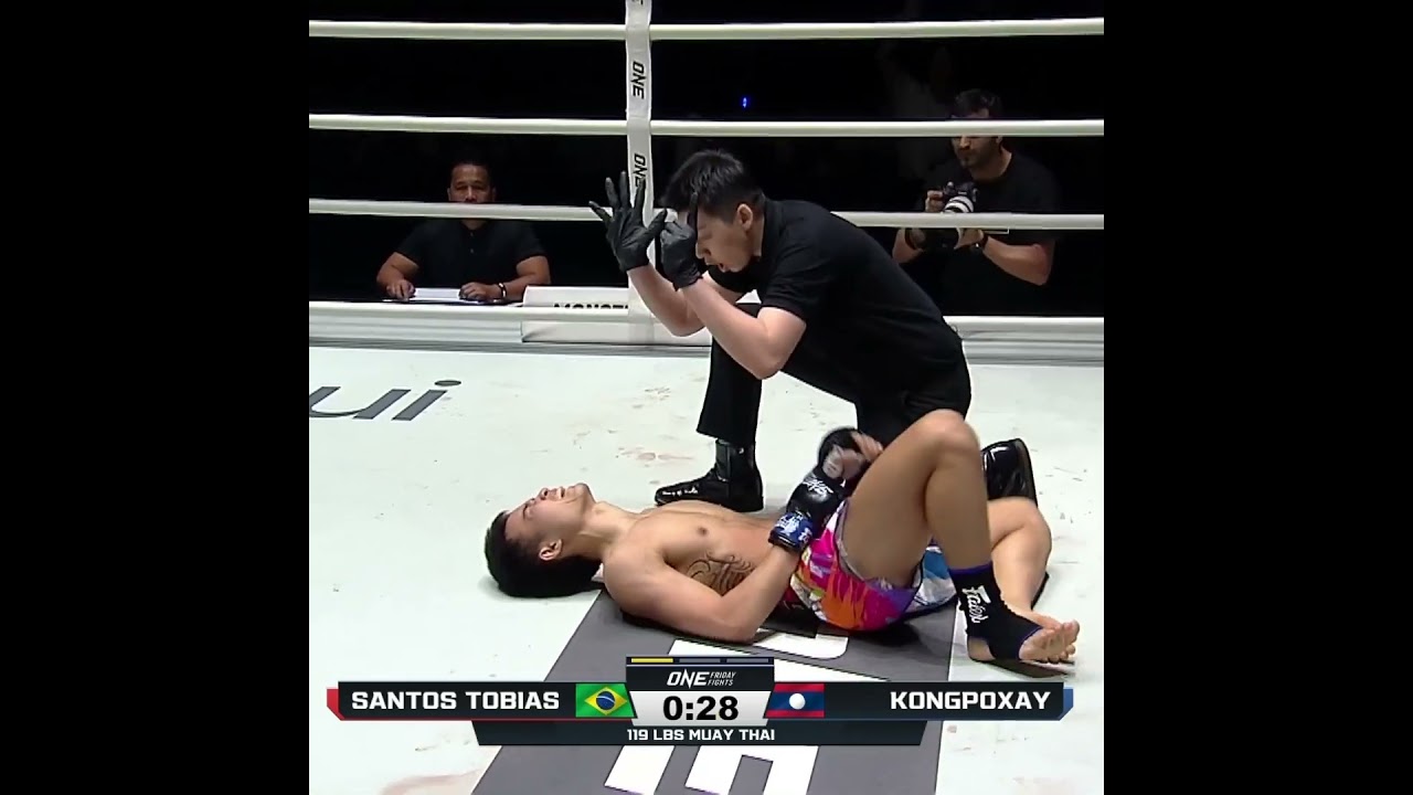 Rib ROASTER  Dionatha Santos Tobias stops Kongpoxay with punishing body shots!