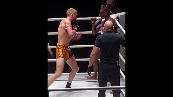 WILD Buzzer Beater KO  Bampara Kouyate and Luke Lessei collided in a sensational Muay Thai scrap!