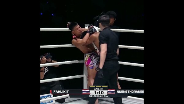 CRAZY comeback  Fahlikit rises from the ashes to KO Nuengthoranee in Round 3!