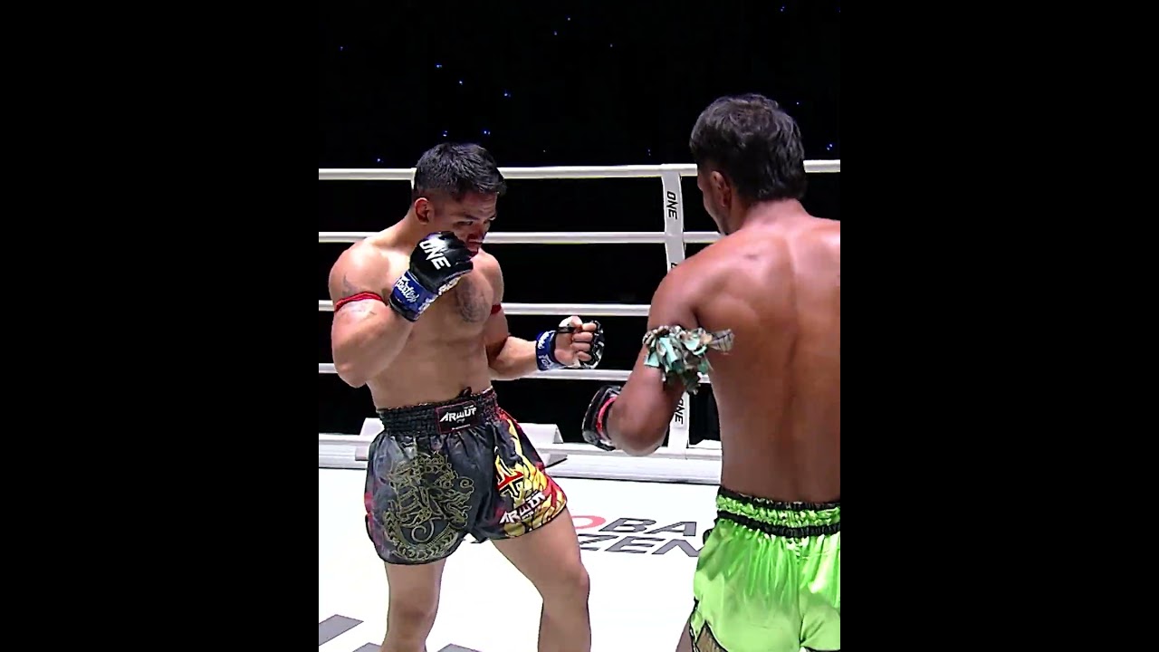 Knockdowns GALORE  The first fight between Chalawan and Kaoklai was BONKERS!