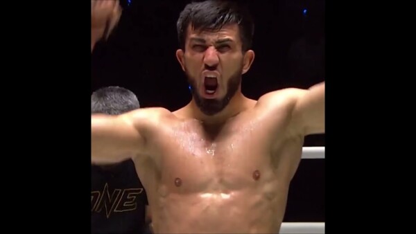 Suloev Stretch!  All the best moments from the fierce battle between Halil Amir and Maurice Abevi!