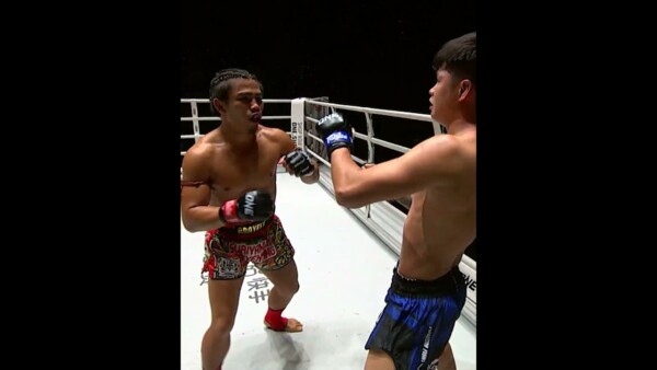 This fight between Muay Thai warriors Suriyanlek and Pompet was NUTS
