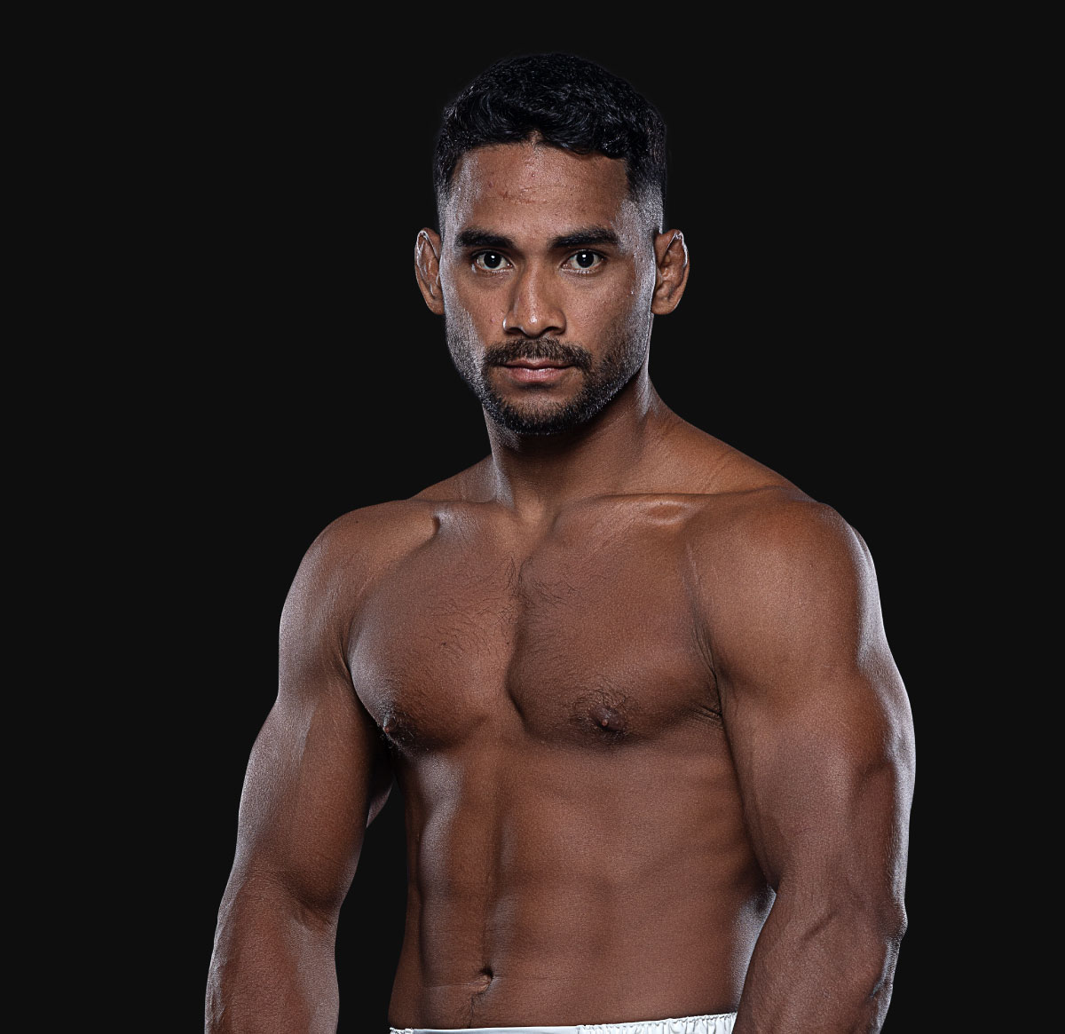 Yovanis_Decroz hero 1200x1165