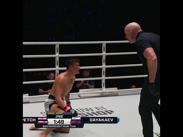 CRAZY comeback  Abdulla Dayakaev scores his third straight knockout against Saemapetch!