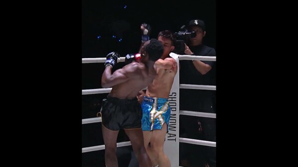 Muay Thai MADNESS  What an INSANE striking brawl between Sibsan and Award Kazimba!