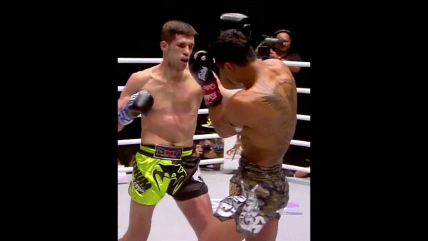 Smokin' Jo Nattawut came out SWINGING against Sasha Moisa!