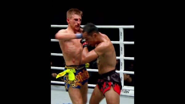This Muay Thai fight between Sam A and Jonathan Haggerty was INSANE