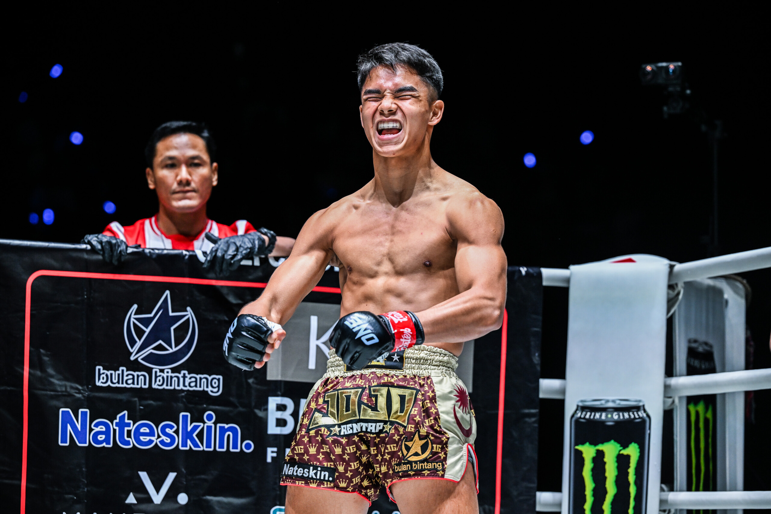 Johan Ghazali Diego Paez ONE Fight Night 32 23