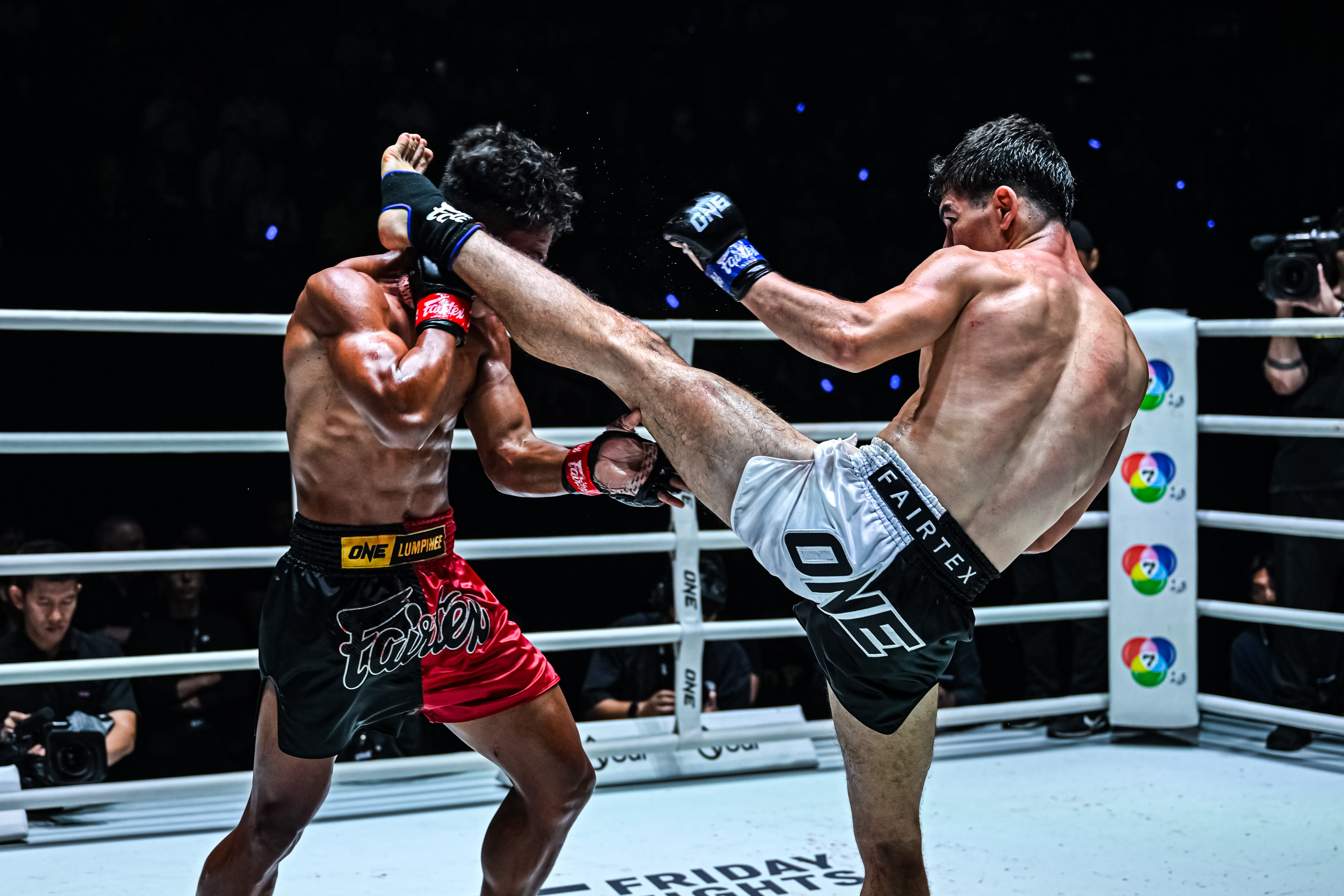 Petsukumvit Boi Bangna Aslamjon Ortikov ONE Friday Fights 114 60.jpg