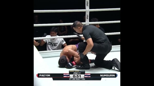 Body SNATCHED   Numsurin shuts down Paeyim for his fifth straight win at ONE Friday Fights!
