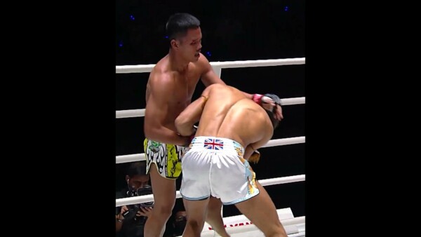 CRAZY KNOCKDOWNS  Otis Waghorn and Kongklai went blow for blow in this insane Muay Thai battle!