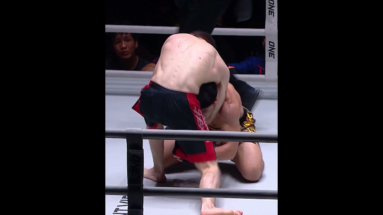 Joshua Pacio was IN FORM when he took on Mansur Malachiev in strawweight MMA action