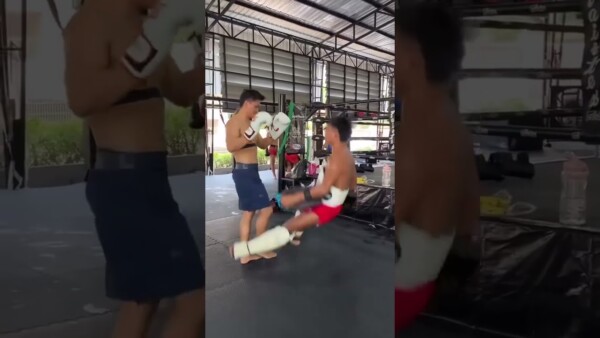 Petchtanong aims for the legs!