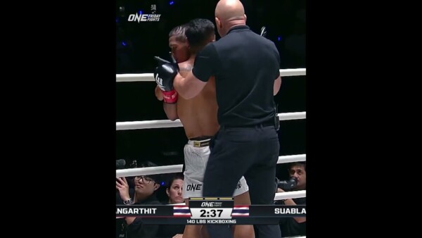 Witness the explosive kickboxing clash between Suablack and Sangarthit at ONE Friday Fights 114!