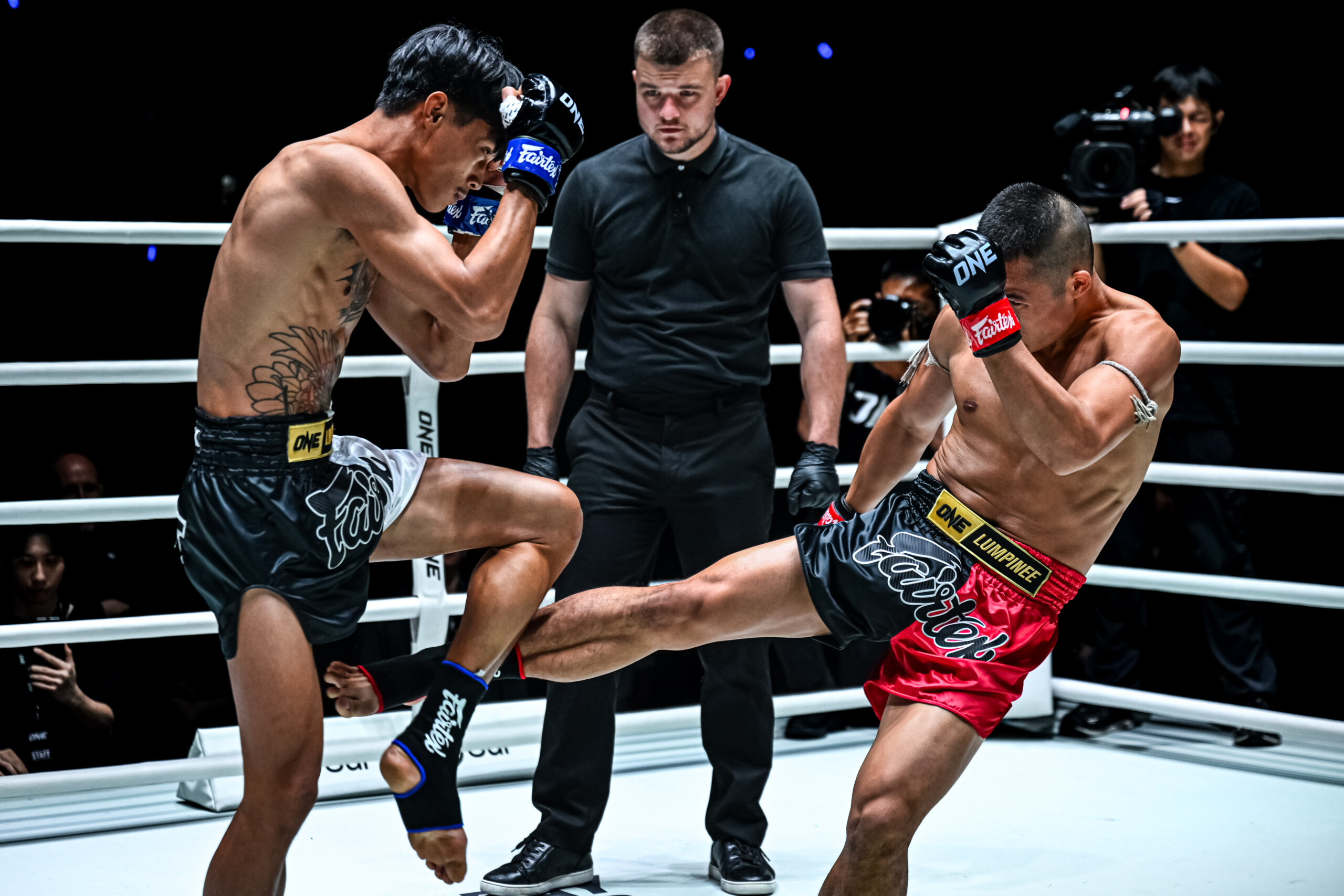 Maisangkum Sor Yingcharoenkarnchang Petsangwan Sor Samarngarment ONE Friday Fights 115 1