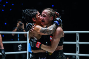 Martyna Kierczynska Cynthia Flores ONE Fight Night 33 1