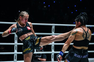 Martyna Kierczynska Cynthia Flores ONE Fight Night 33 2