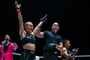 Martyna Kierczynska Cynthia Flores ONE Fight Night 33 5