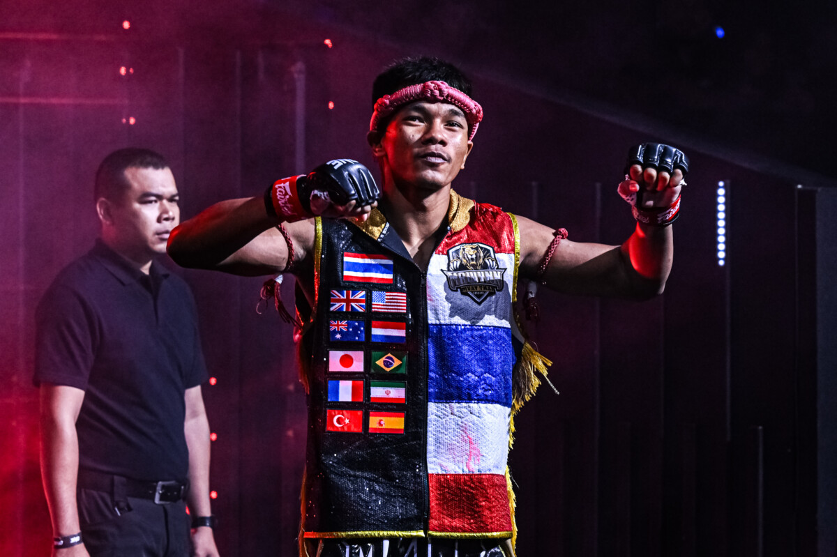 Shadow Singha Mawynn Mohamed Younes Rabah ONE Fight Night 33 10