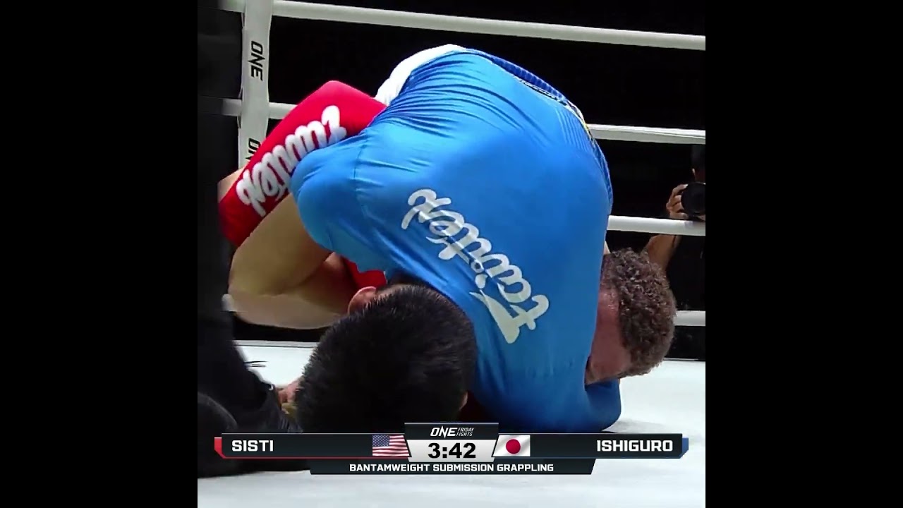 CRAZY submission  Shoya Ishiguro taps out Denny Sisti with a nasty neck crank!