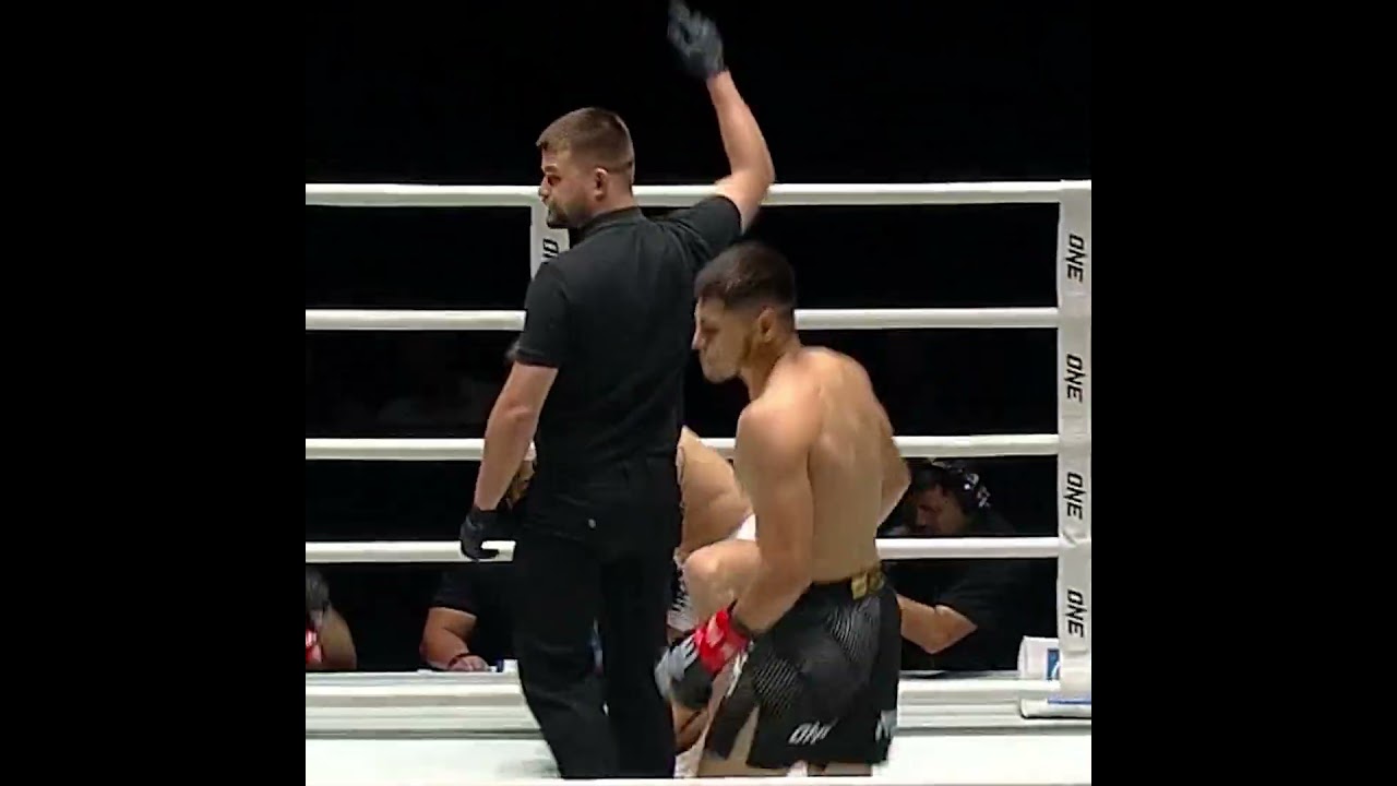 KICKBOXING MADNESS  Uzair Ismoiljonov batters Kiyoto with multiple knockdowns for the TKO!