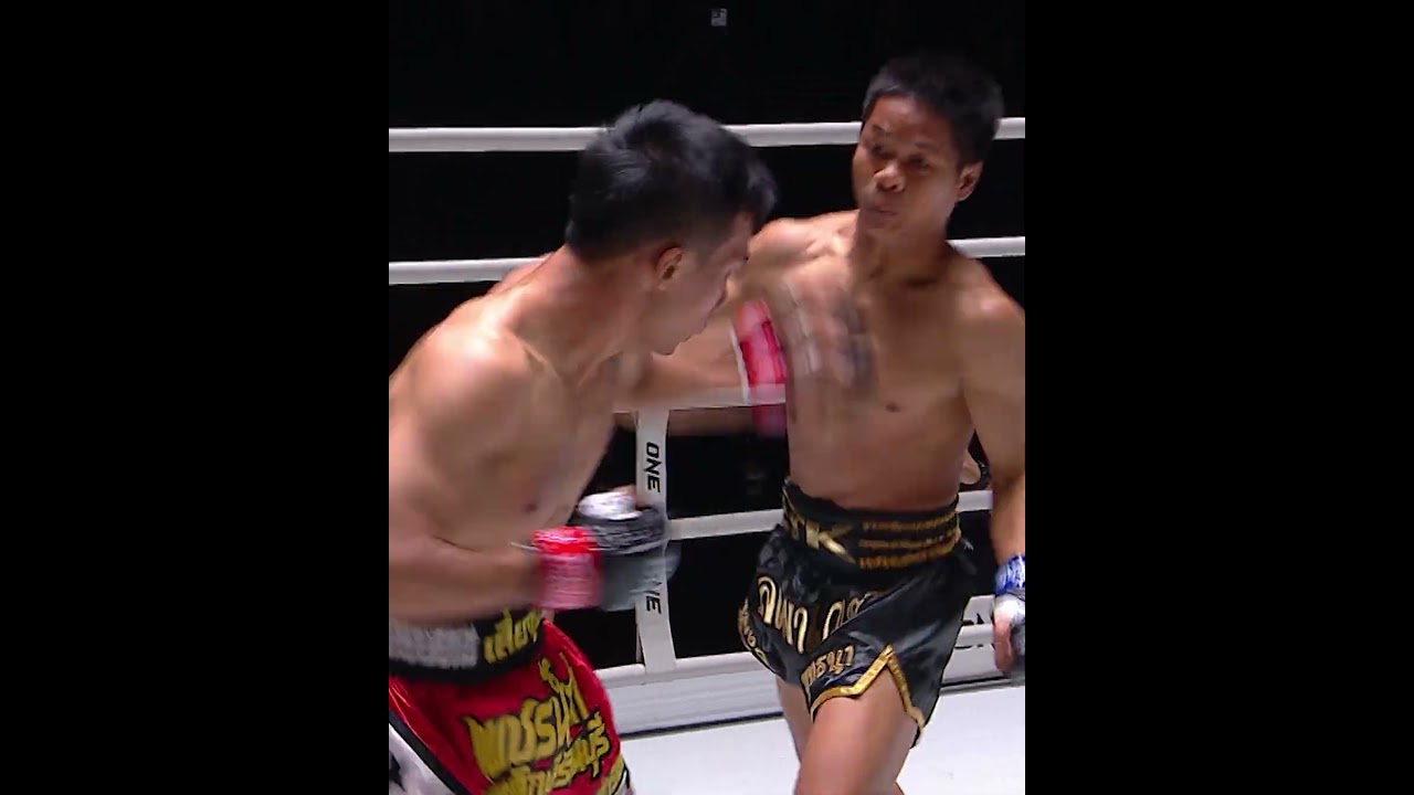 KNOCKDOWNS Galore  All the strikes from the Muay Thai banger between Petnumkhum and Ratchamongkol!