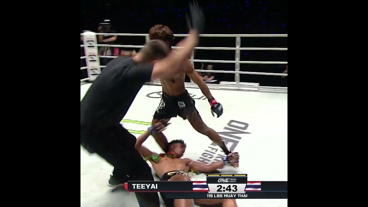 THUNDERSTRUCK ⚡ Teeyai lands a colossal right hook to KO Yodsila in the third round!
