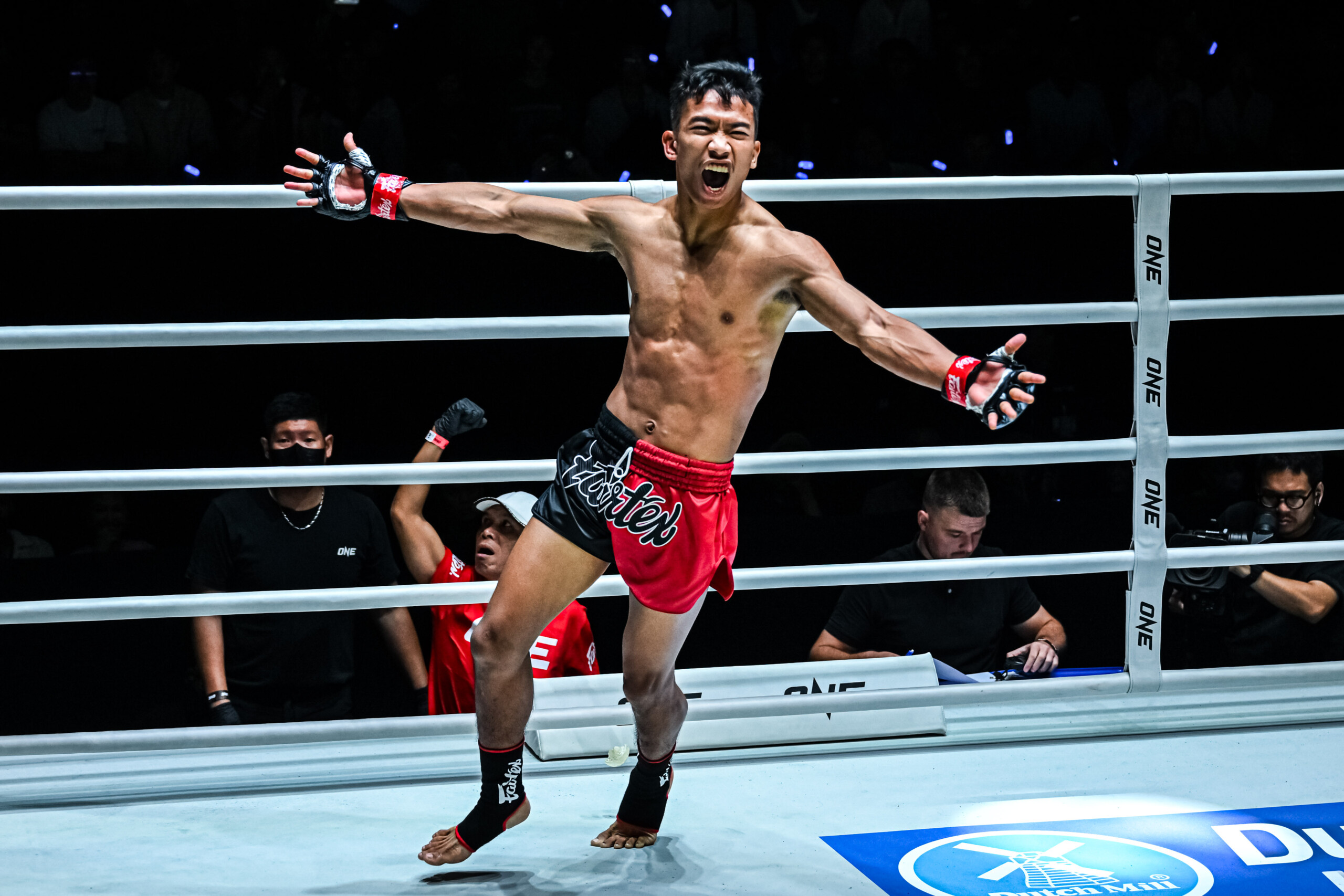 Pet Suanluangrodyok Petthanwa Eaglemuaythai ONE Friday Fights 118 1