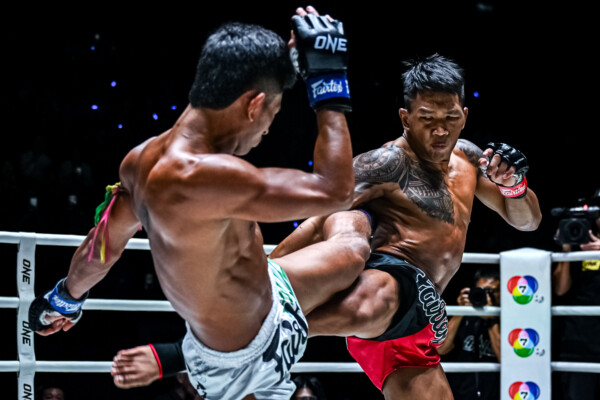 Samingdam NF Looksuan throws a kick at Sonrak Fairtex ONE Friday Fights 119