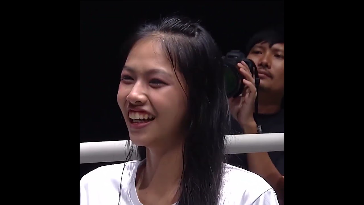 BEST NIGHT EVER  Petchakrit proposes to his girlfriend after his bonus winning KO!