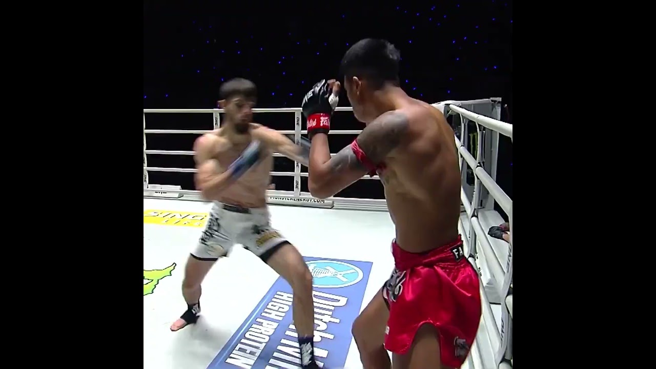 HOLY HEAD KICK  Asadula Imangazaliev slumps Panpayak in Round 1 for his sixth straight win!