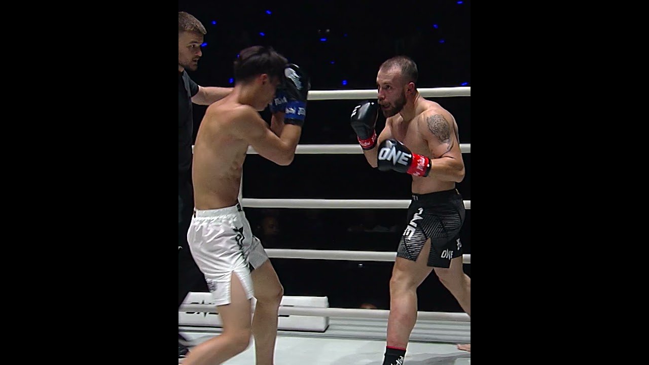 Leaving it LATE  Masahito Okuyama mounted an EPIC comeback after getting wobbled by Cengiz Lale!