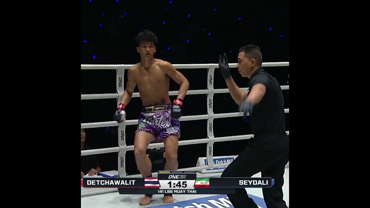 ONE round, FOUR knockdowns  Detchawalit KOs Majid Seydali at the end of a first round slugfest!