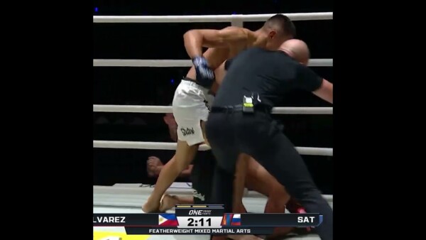 SHUT DOWN ‍ Nachyn Sat stops Carlos Alvarez with a vicious knee to the body!